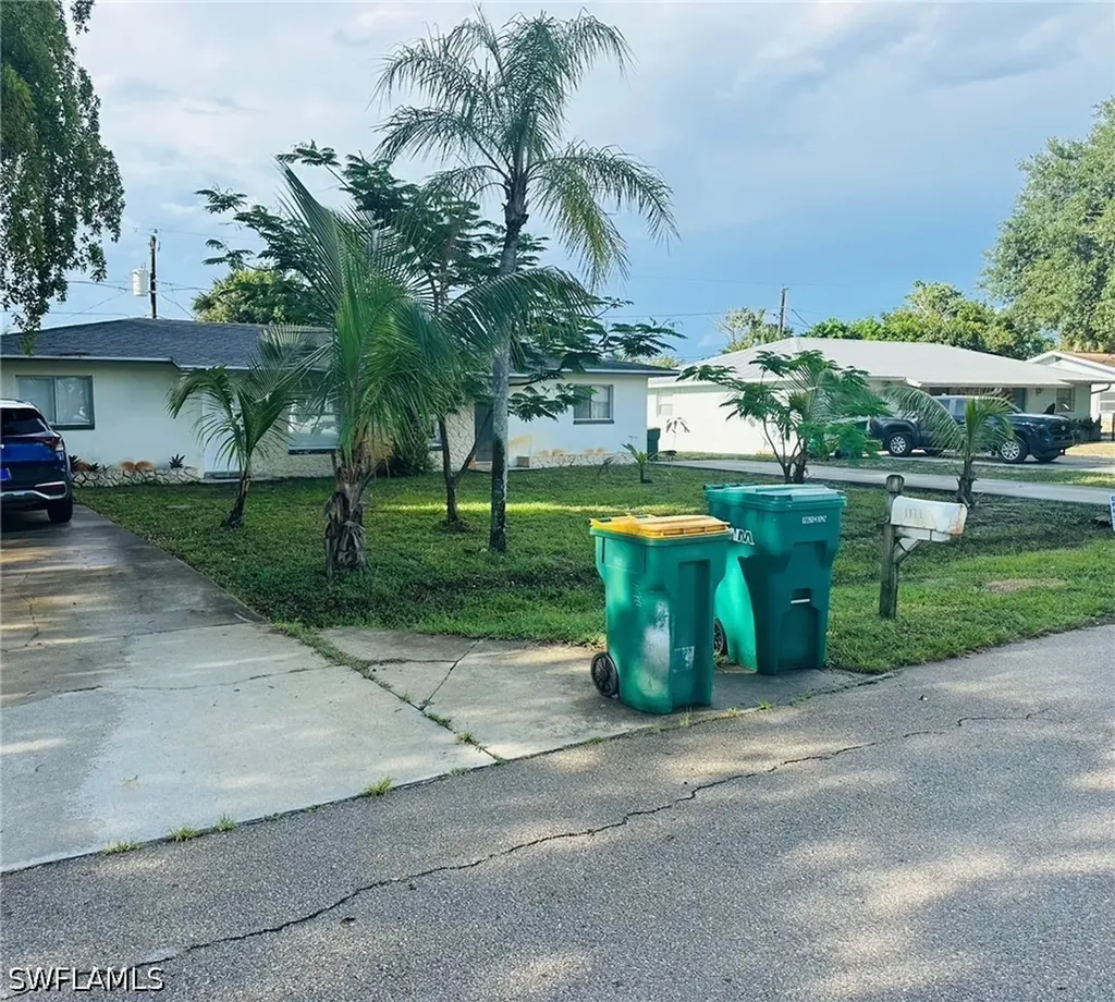 1171 S Alhambra Circle Naples FL 34103