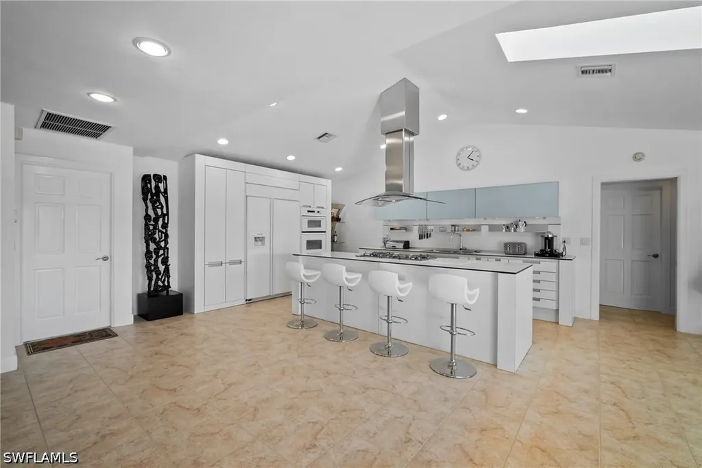 319 Pirates Bight Naples FL 34103