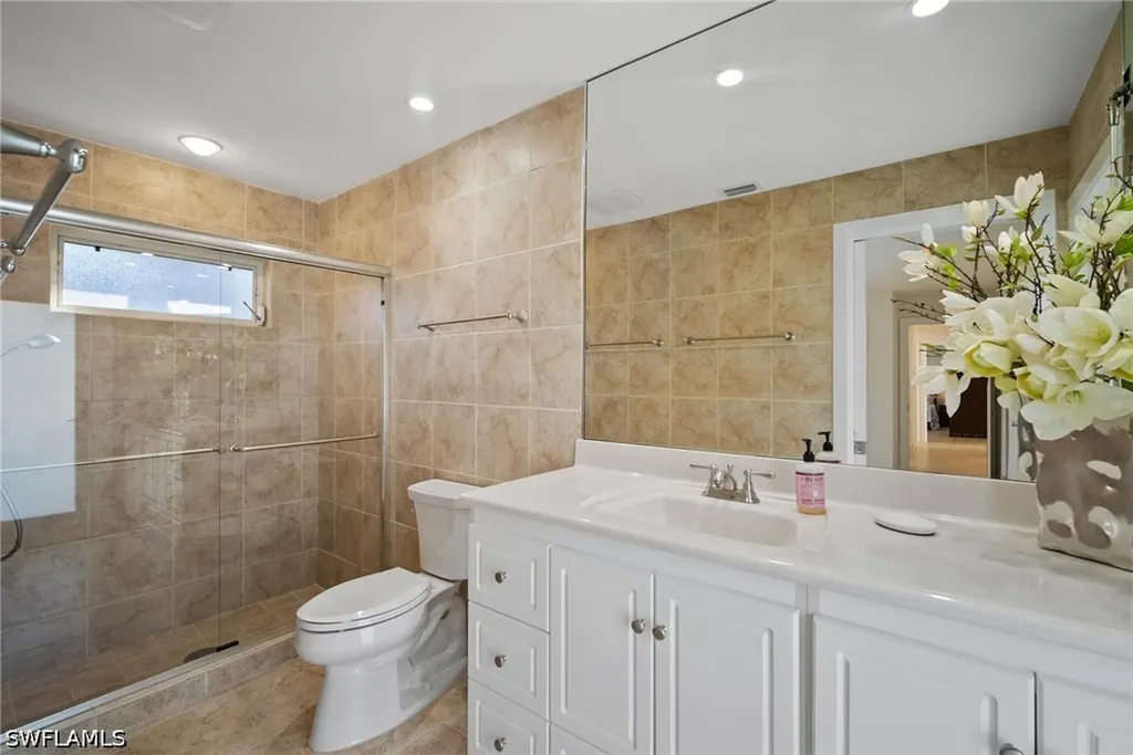 319 Pirates Bight Naples FL 34103