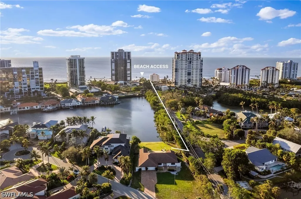 319 Pirates Bight Naples FL 34103