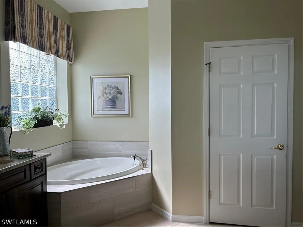 3832 Jasmine Lake Court Naples FL 34119
