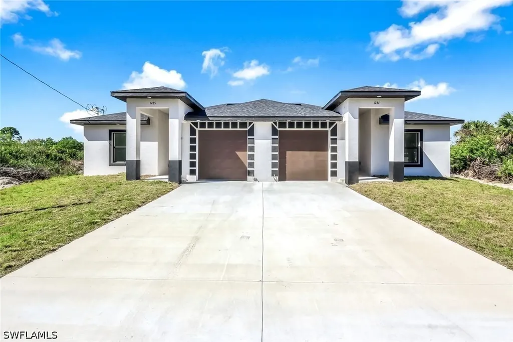 1235/1237 Hillcrest Street E Lehigh Acres FL 33974