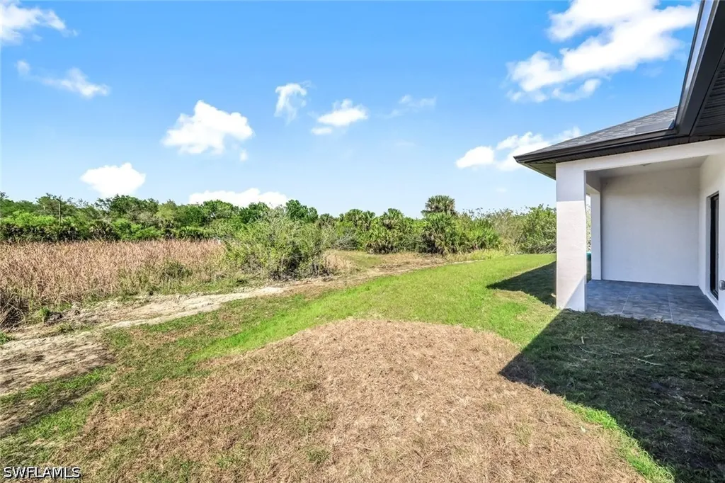 1235/1237 Hillcrest Street E Lehigh Acres FL 33974