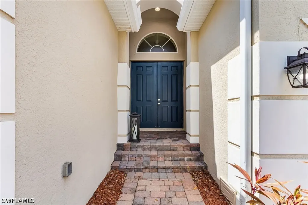 8446 Sumner Avenue Fort Myers FL 33908