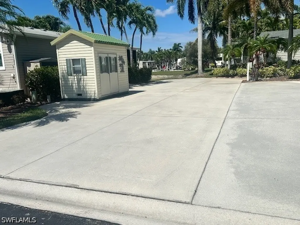 1386 Silver Lakes Boulevard Naples FL 34114
