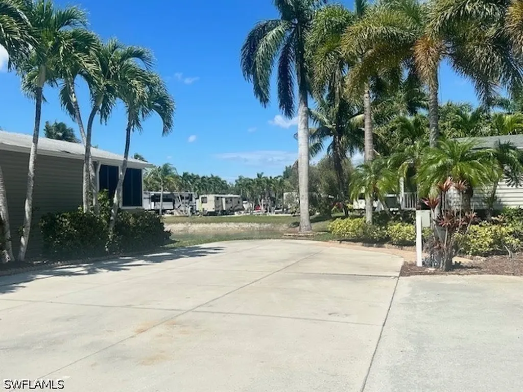 1386 Silver Lakes Boulevard Naples FL 34114