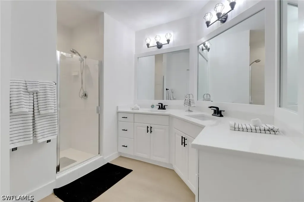 451 Bayfront Place Naples FL 34102