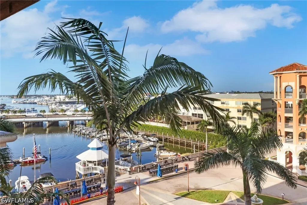 451 Bayfront Place Naples FL 34102