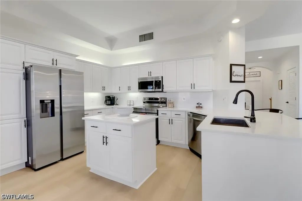 451 Bayfront Place Naples FL 34102