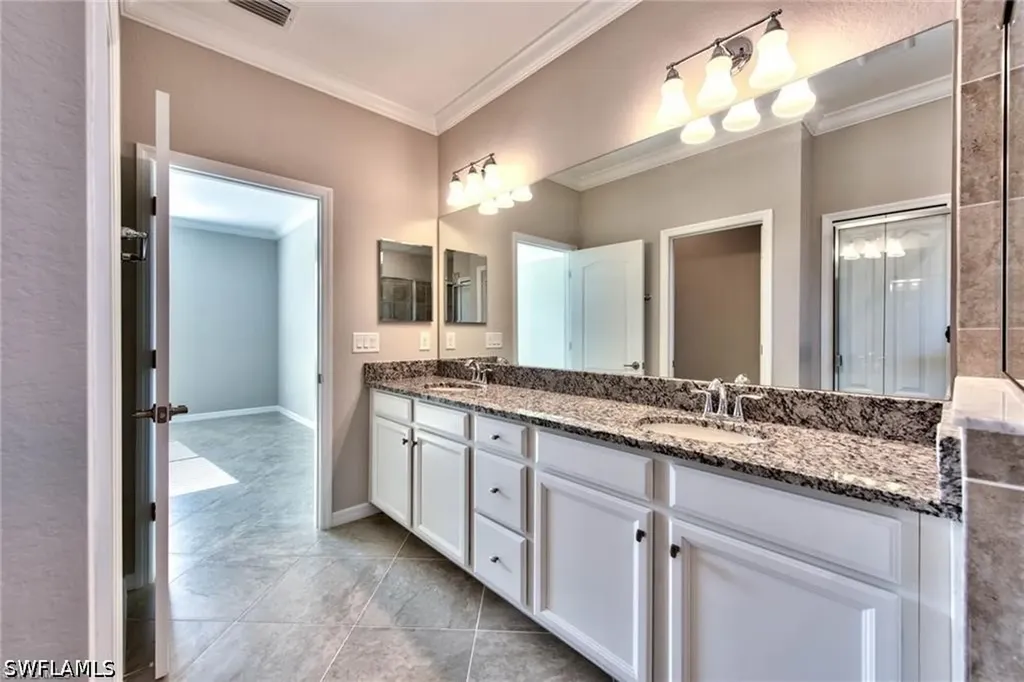9460 Foxglove Lane Naples FL 34120