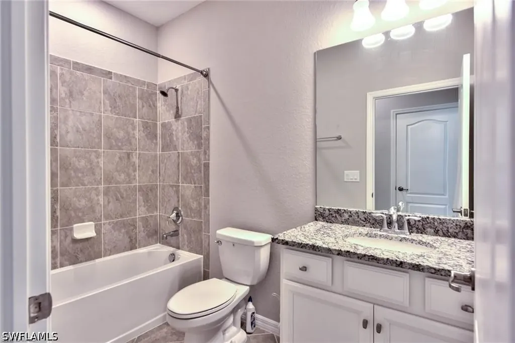 9460 Foxglove Lane Naples FL 34120