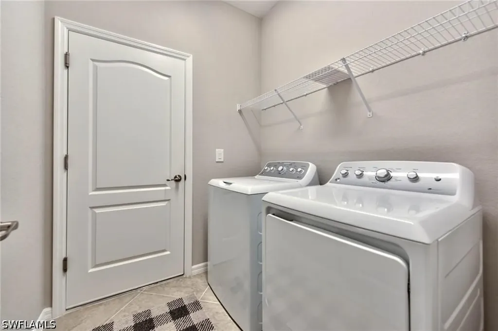 9460 Foxglove Lane Naples FL 34120
