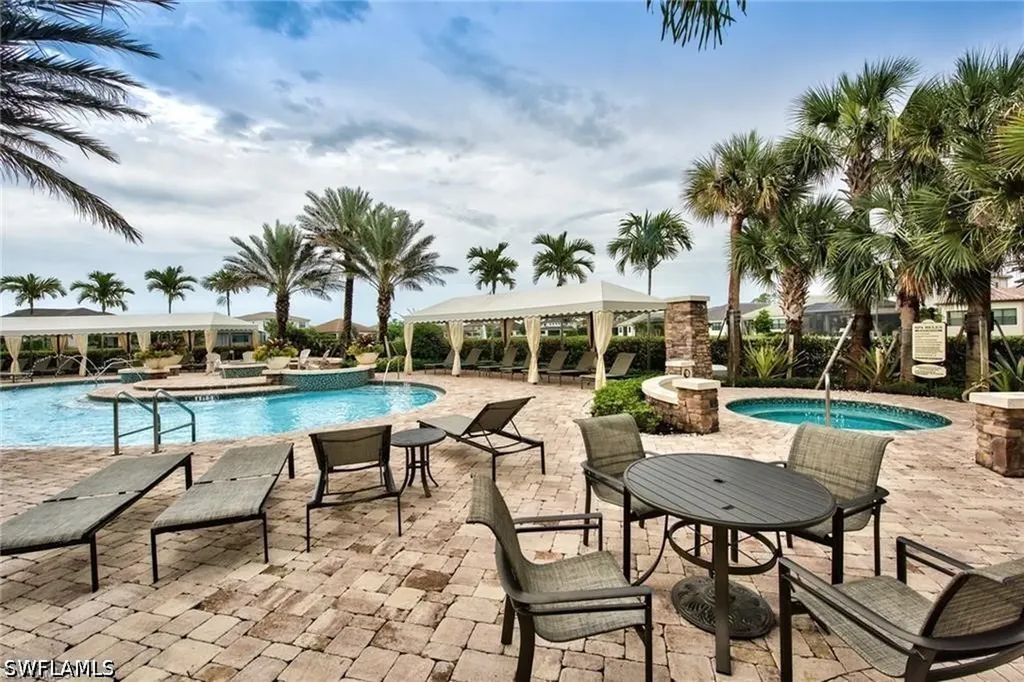 9460 Foxglove Lane Naples FL 34120