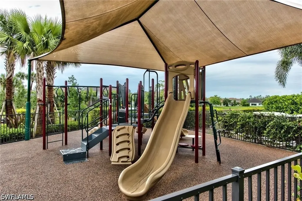 9460 Foxglove Lane Naples FL 34120