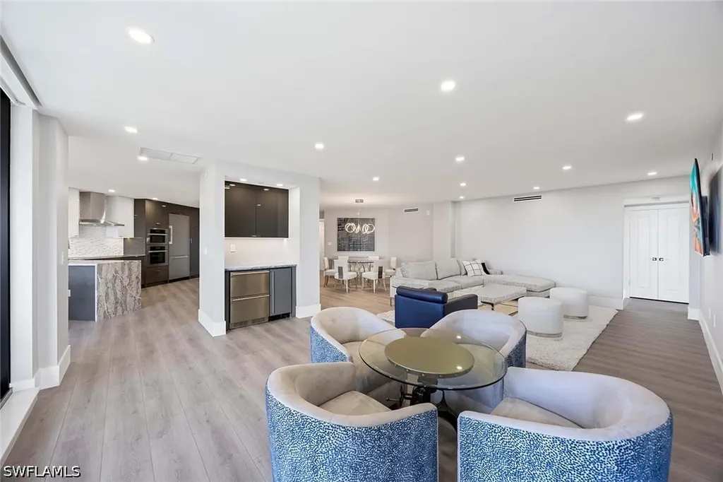 6075 Pelican Bay Boulevard Naples FL 34108