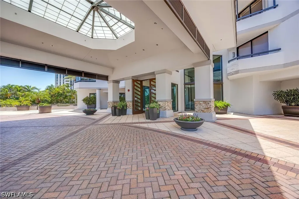 6075 Pelican Bay Boulevard Naples FL 34108