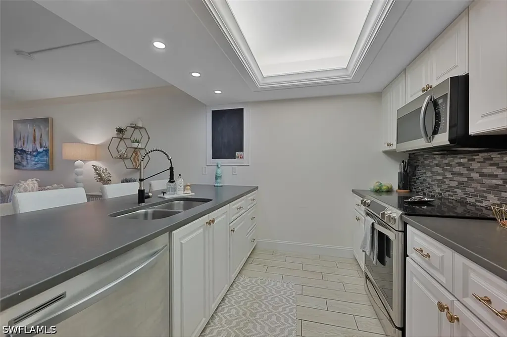 154 Cypress Way E Naples FL 34110