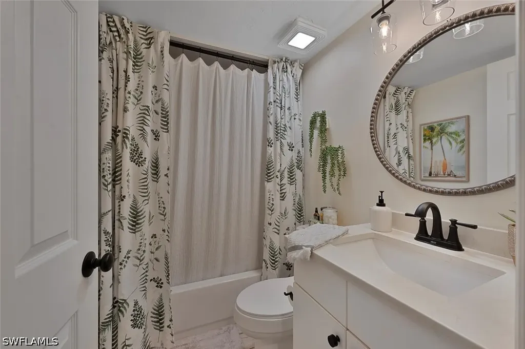 154 Cypress Way E Naples FL 34110