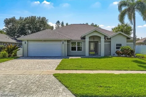 10225 Boca Circle Naples FL 34109