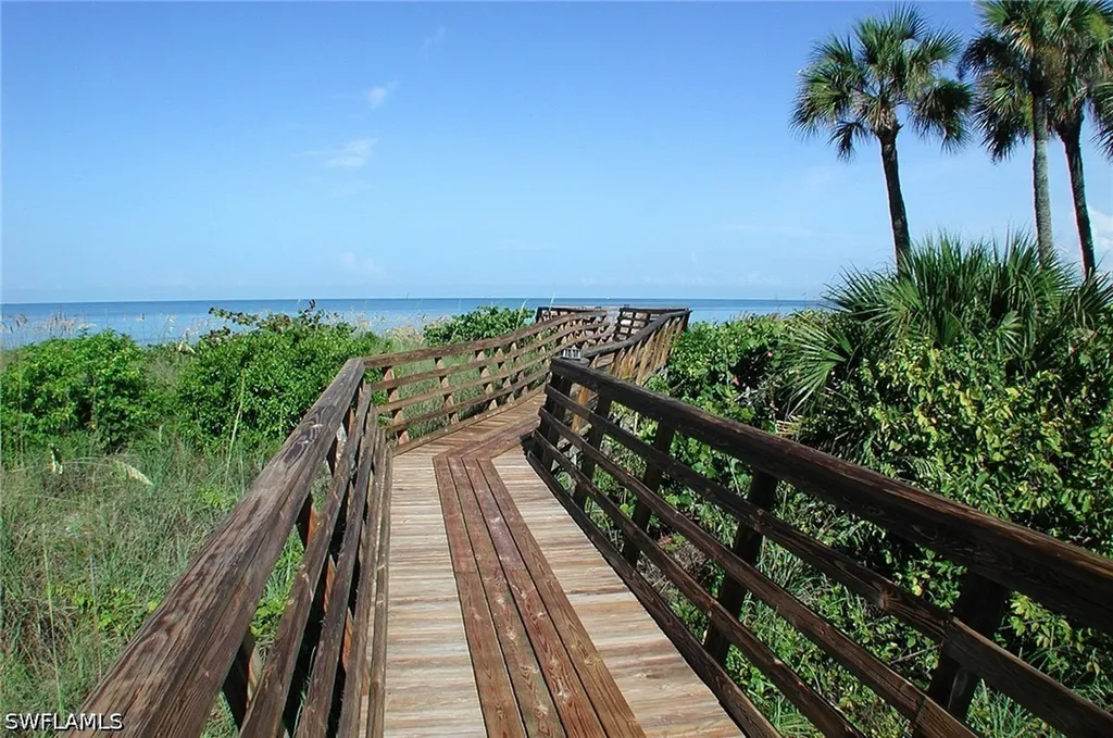 595 Serendipity Drive Naples FL 34108