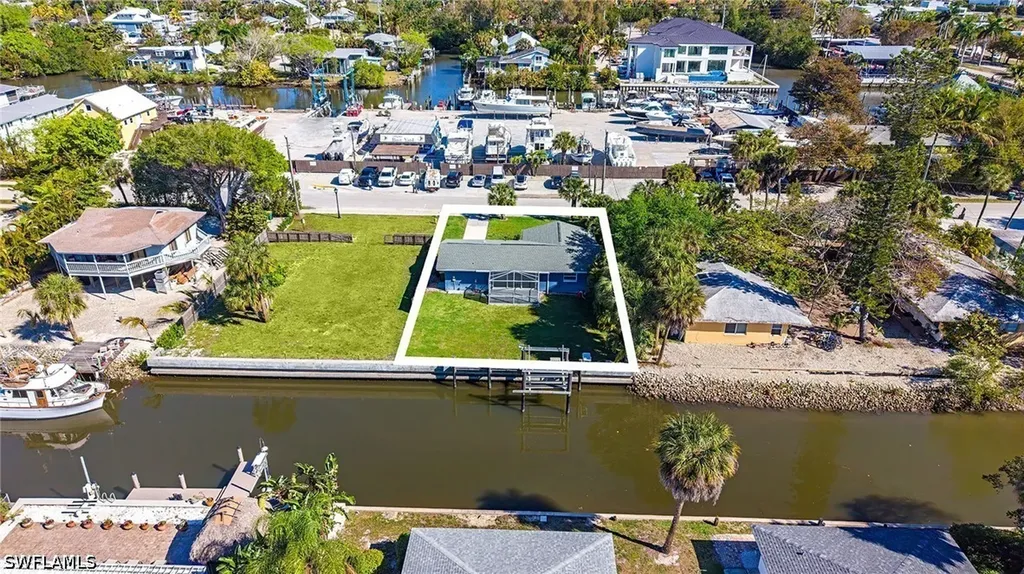 2772 Bayview Drive Naples FL 34112