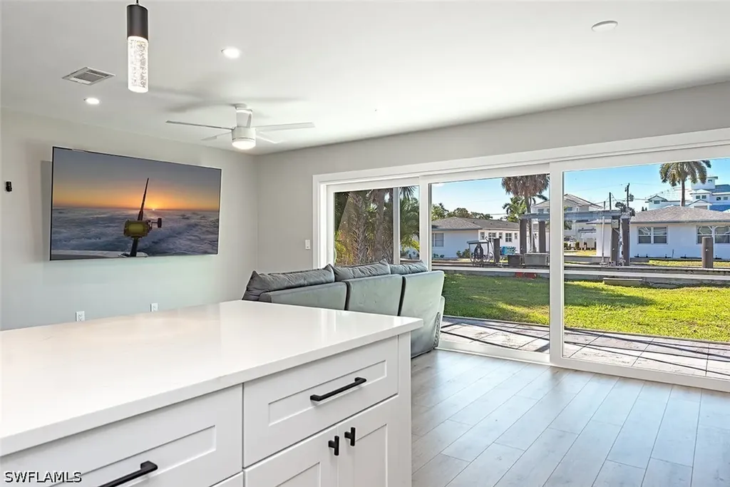2772 Bayview Drive Naples FL 34112