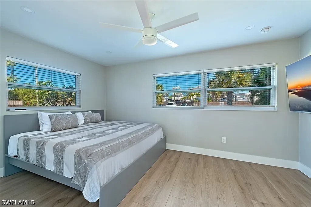 2772 Bayview Drive Naples FL 34112