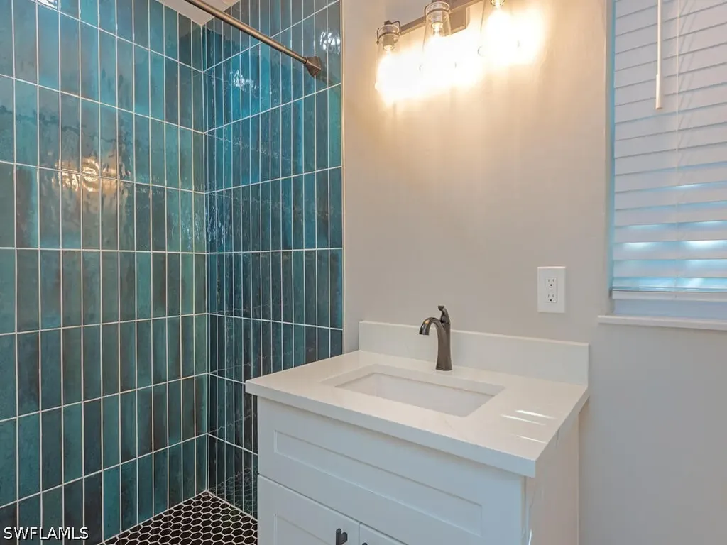 2772 Bayview Drive Naples FL 34112