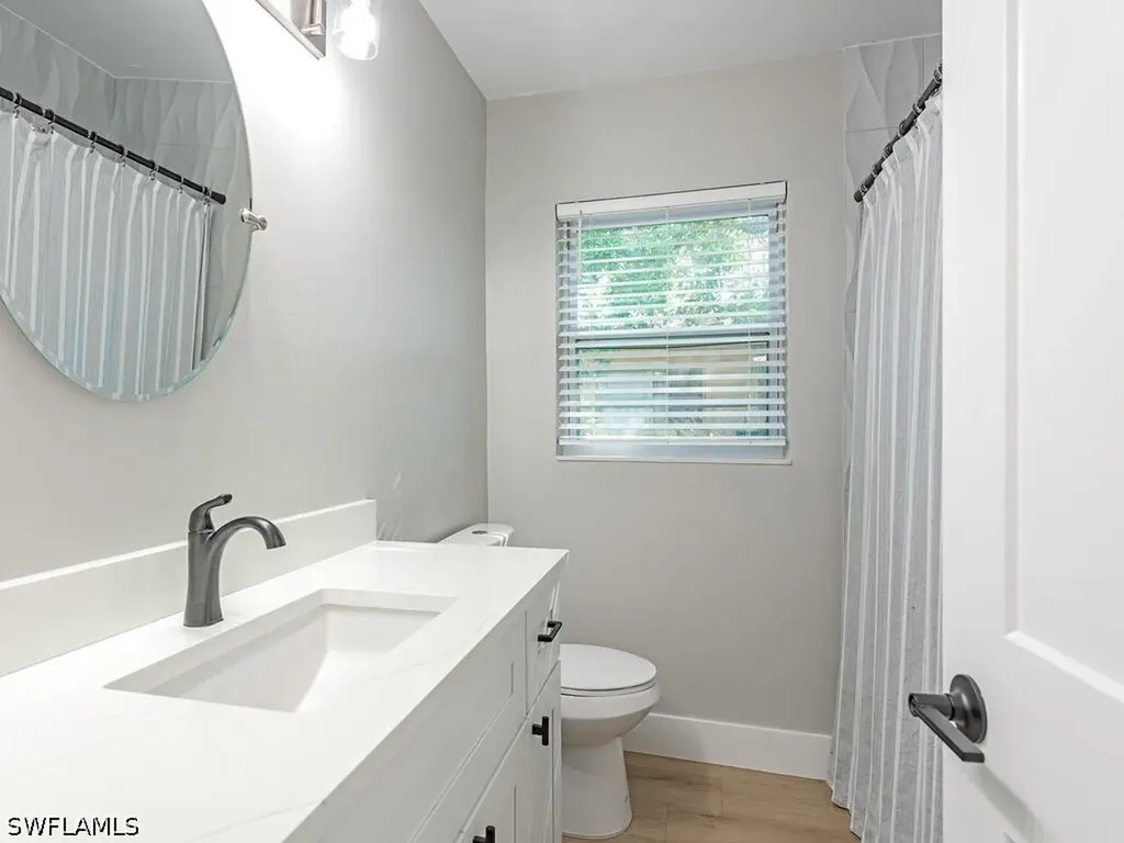 2772 Bayview Drive Naples FL 34112