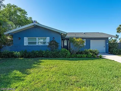 2772 Bayview Drive Naples FL 34112