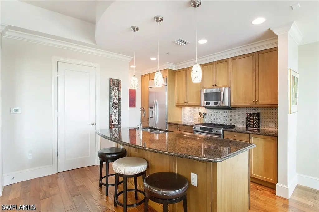 9123 Strada Place Naples FL 34108