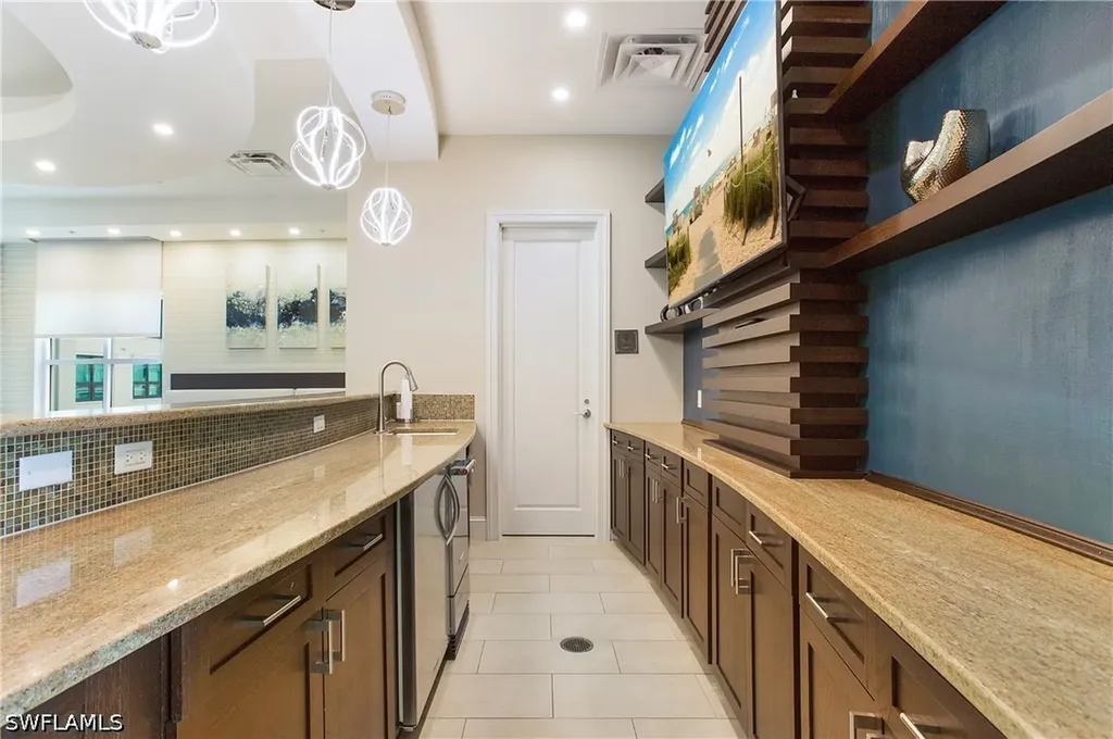 9123 Strada Place Naples FL 34108
