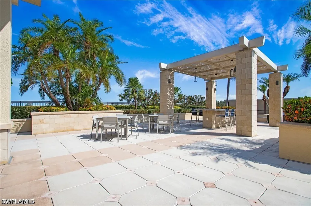 9123 Strada Place Naples FL 34108