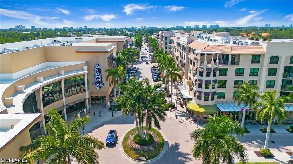 9123 Strada Place Naples FL 34108