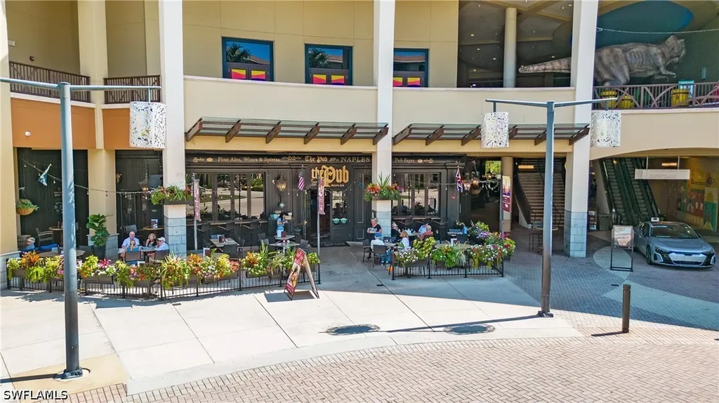 9123 Strada Place Naples FL 34108
