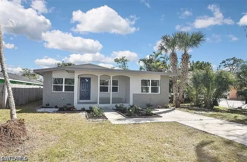 5457 9th Avenue Fort Myers FL 33907
