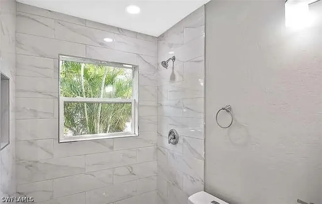 5457 9th Avenue Fort Myers FL 33907