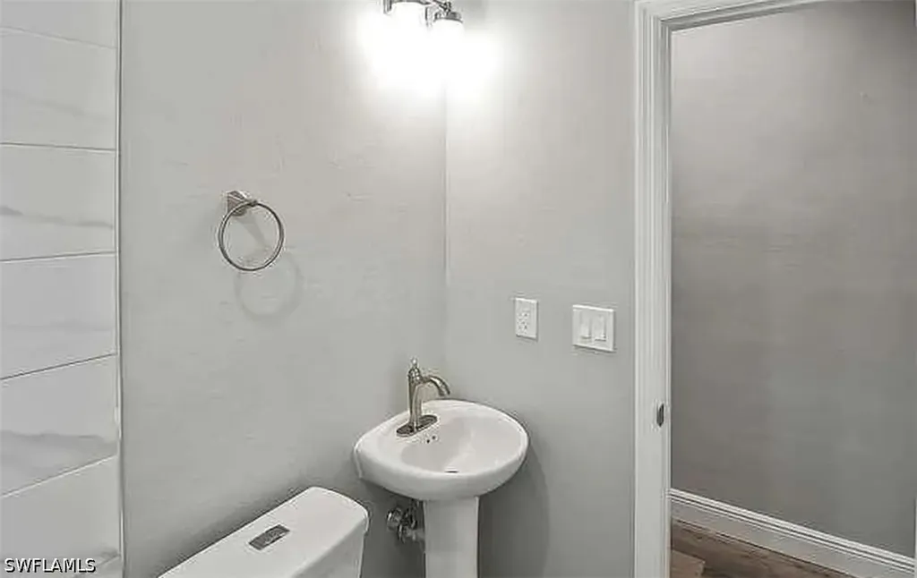 5457 9th Avenue Fort Myers FL 33907