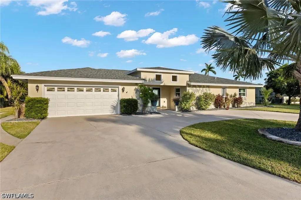 5211 Pocatella Court Cape Coral FL 33904