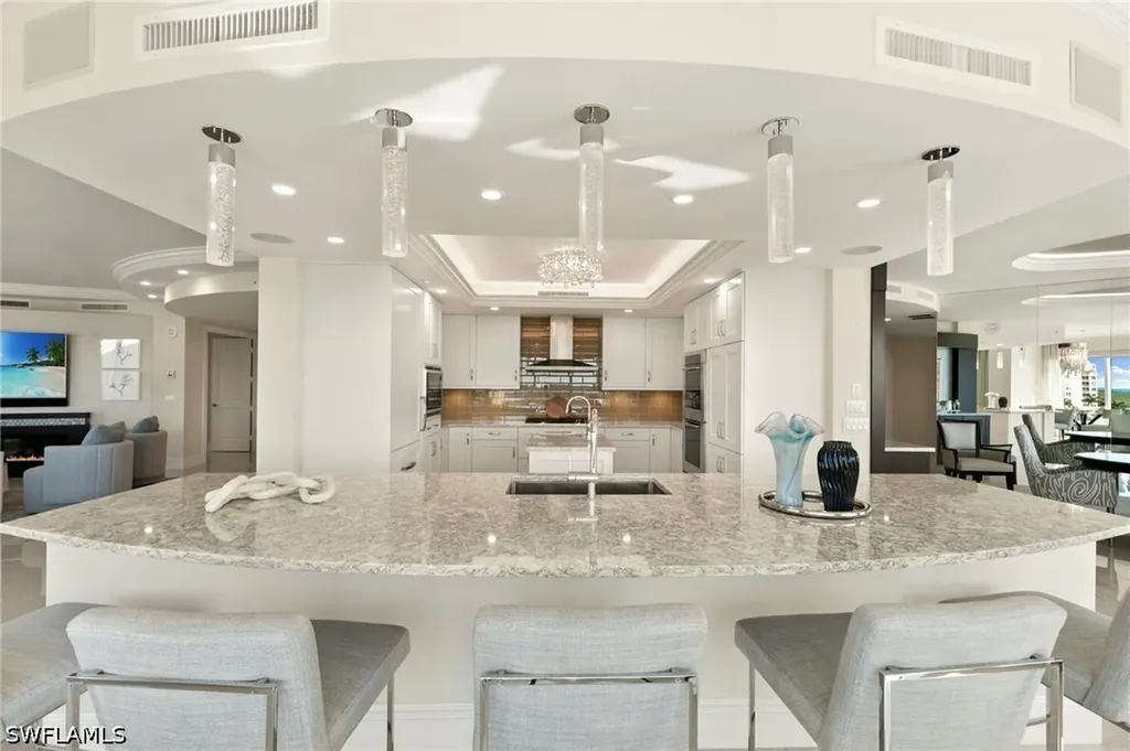 13665 Vanderbilt Drive Naples FL 34110