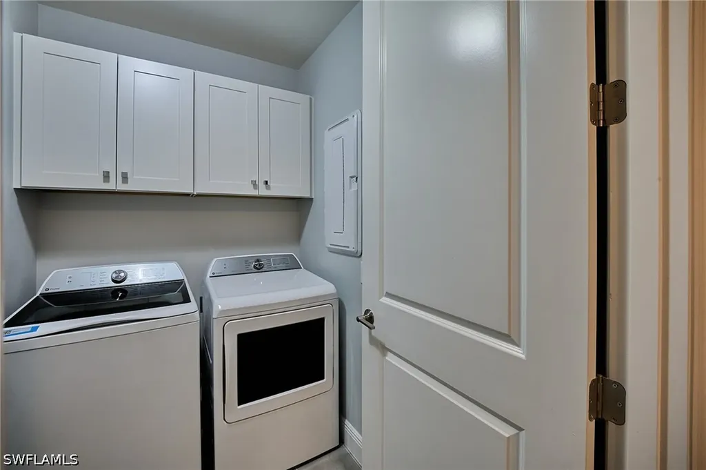 2664 Seychelles Circle Naples FL 34112