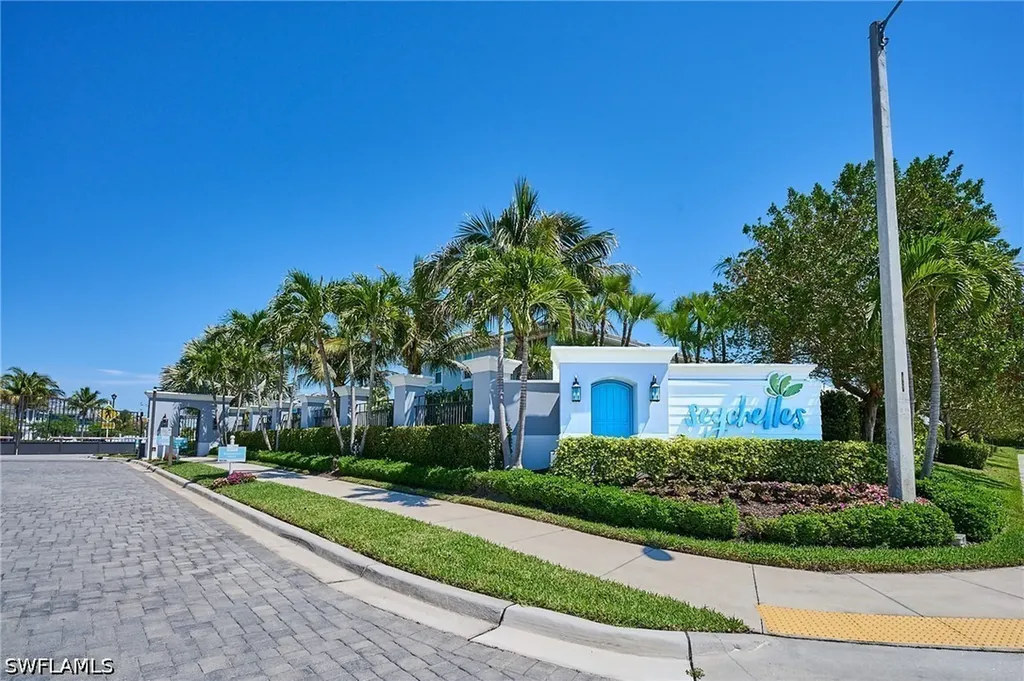 2664 Seychelles Circle Naples FL 34112