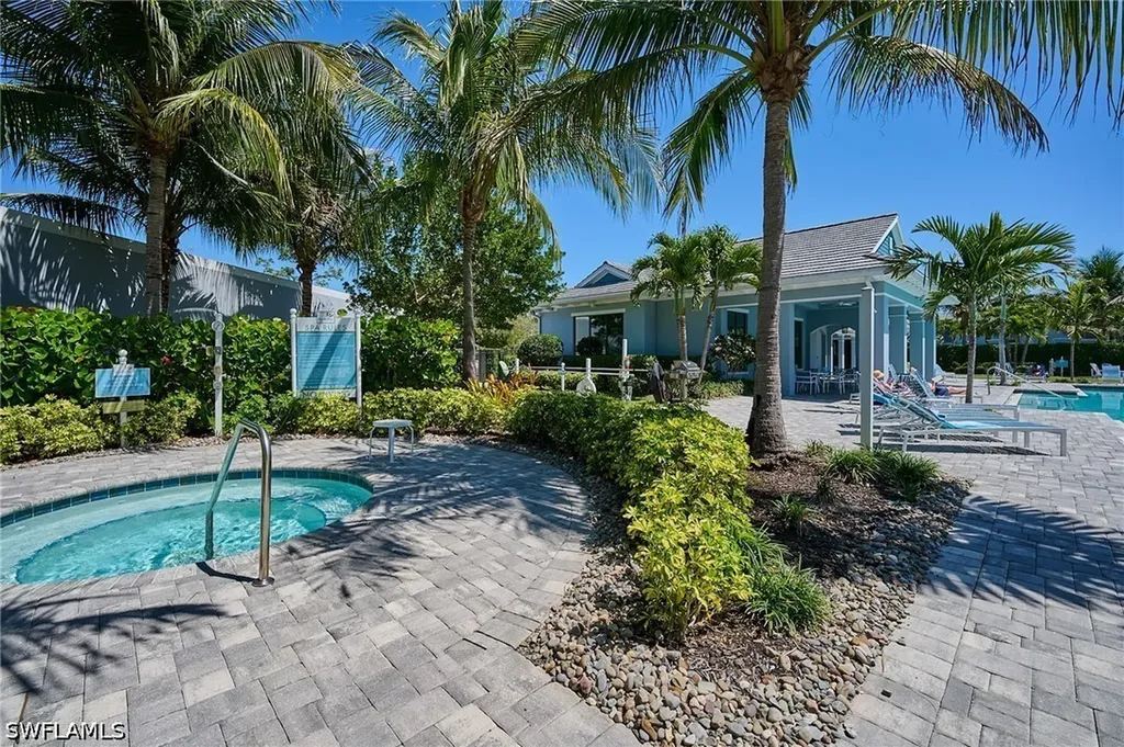 2664 Seychelles Circle Naples FL 34112