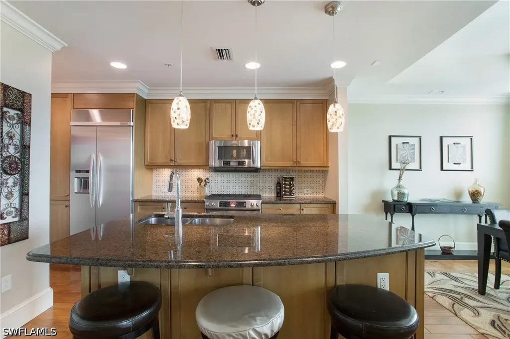 9123 Strada Place Naples FL 34108