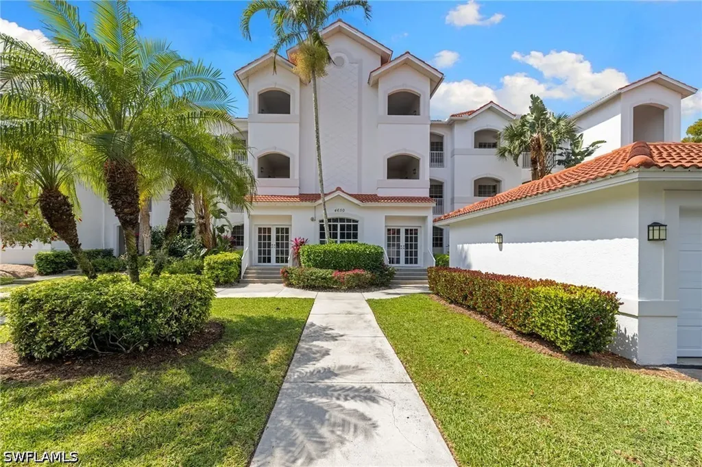 4650 Yacht Harbor Drive Naples FL 34112