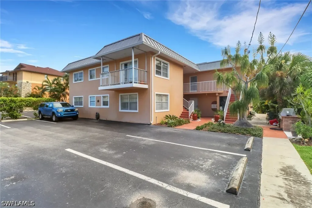 1195 Clam Court Naples FL 34102