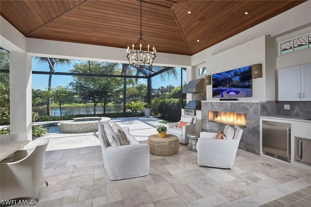 2220 Miramonte Court Naples FL 34105