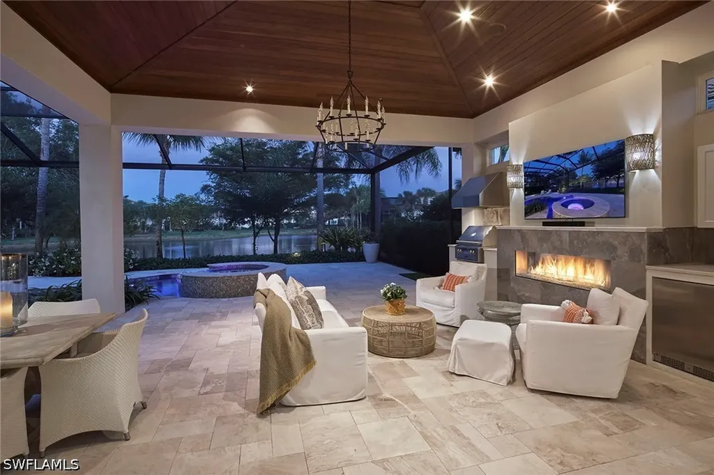 2220 Miramonte Court Naples FL 34105
