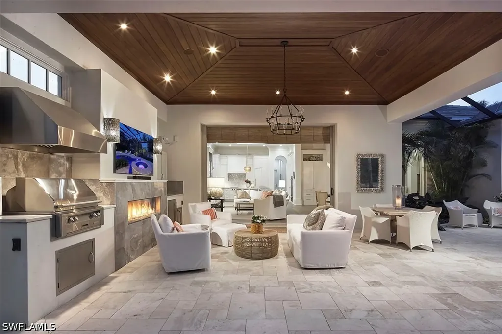 2220 Miramonte Court Naples FL 34105