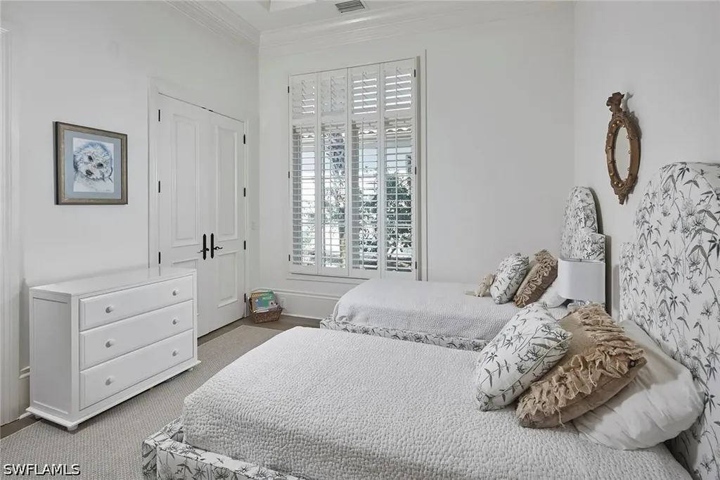 2220 Miramonte Court Naples FL 34105
